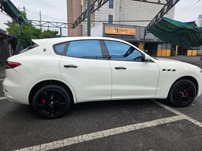 Maserati Levante 2018, 114000 км, за 19036.37 USD