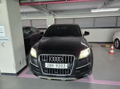 Audi Q7 · 2015 год