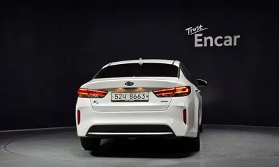 Kia K5 2017, 121044 км, за 6055.87 USD
