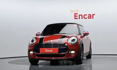 MINI Cooper 2017, 68647 км, за 6760.71 USD
