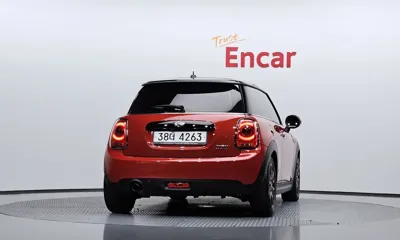 MINI Cooper 2017, 68647 км, за 6760.71 USD