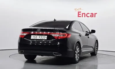 Hyundai Grandeur 2015, 223797 км, за 2841.06 USD