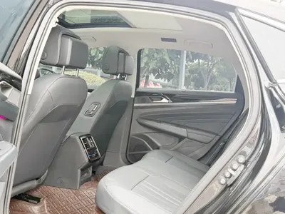 Volkswagen Passat 2025, 24000 км, за 18981.39 USD - фото 6