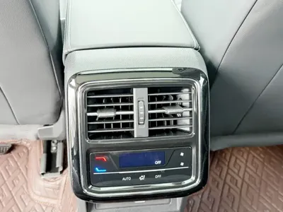 Volkswagen Passat 2025, 24000 км, за 18981.39 USD - фото 7