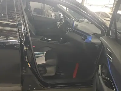 Toyota C-HR 2020, 56900 км, за 10079.26 USD - фото 8