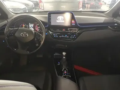 Toyota C-HR 2020, 56900 км, за 10079.26 USD - фото 12