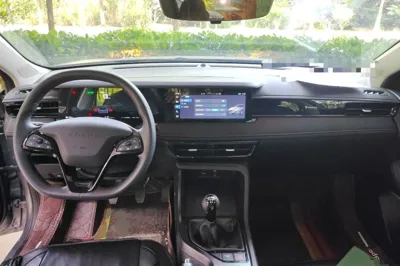 Roewe i5 2023, 2700 км, за 7491 USD - фото 6