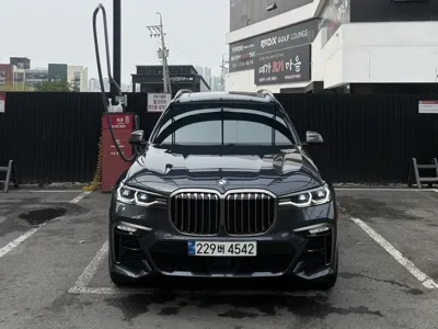 BMW X7 · 2022 год