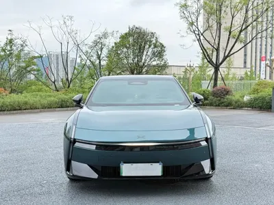 Xpeng P7 · 2025 год