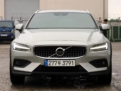 Volvo V60 · 2022 год