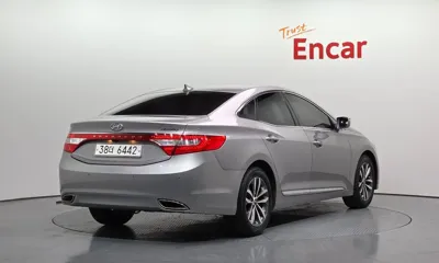 Hyundai Grandeur 2011, 73917 км, за 3443.71 USD