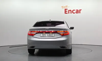 Hyundai Grandeur 2011, 73917 км, за 3443.71 USD
