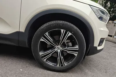 Volvo XC40 2021, 44400 км, за 15749 USD - фото 8
