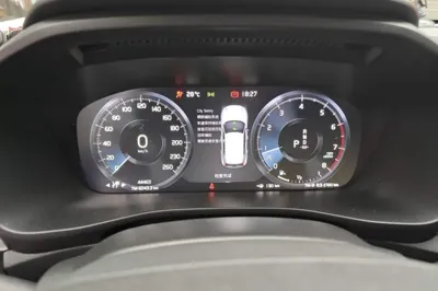 Volvo XC40 2021, 44400 км, за 15749 USD - фото 11