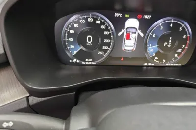 Volvo XC40 2021, 44400 км, за 15749 USD - фото 12