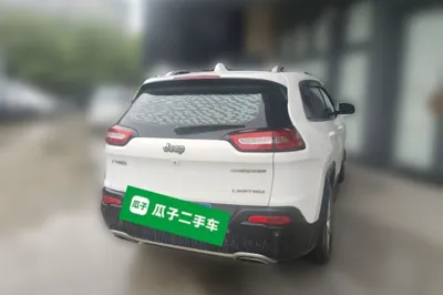 Jeep Cherokee 2017, 80600 км, за 7573 USD
