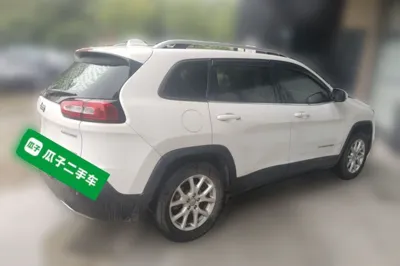 Jeep Cherokee 2017, 80600 км, за 7573 USD