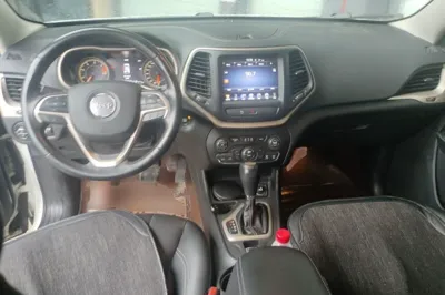 Jeep Cherokee 2017, 80600 км, за 7573 USD - фото 6