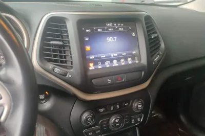 Jeep Cherokee 2017, 80600 км, за 7573 USD - фото 10