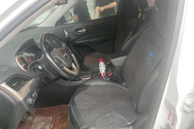 Jeep Cherokee 2017, 80600 км, за 7573 USD - фото 12