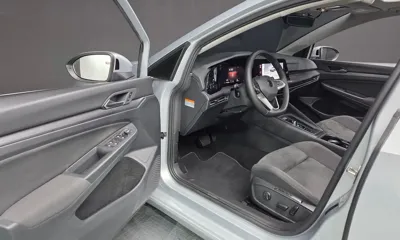 Volkswagen Golf 2022, 56171 км, за 20477.14 USD - фото 10