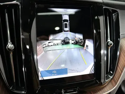Volvo XC60 2024, 31850 км, за 33674.68 USD