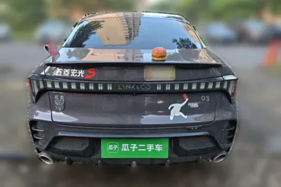 Lynk & Co 03