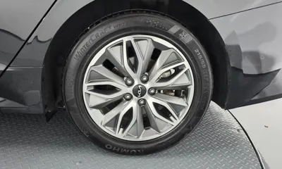 Kia K5 2022, 62477 км, за 15032.17 USD - фото 21