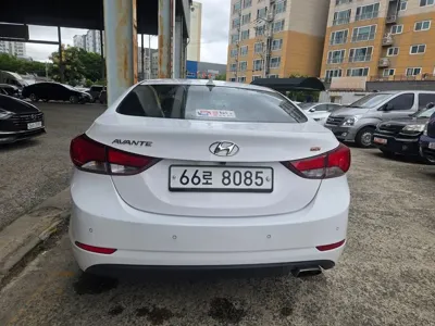 Hyundai Avante 2014, 90500 км, за 4261 USD