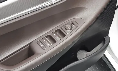 Hyundai Grandeur 2020, 59189 км, за 14651.29 USD - фото 20