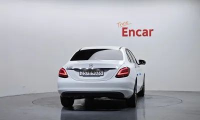Mercedes-Benz C-Class 2020, 76893 км, за 13456.74 USD