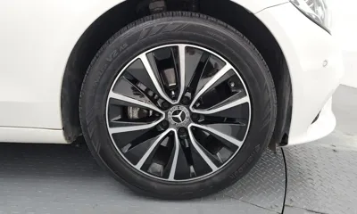 Mercedes-Benz C-Class 2020, 76893 км, за 13456.74 USD - фото 21