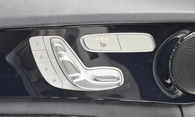 Mercedes-Benz C-Class 2020, 76893 км, за 13456.74 USD - фото 28