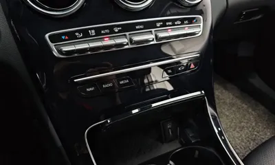 Mercedes-Benz C-Class 2020, 76893 км, за 13456.74 USD - фото 29