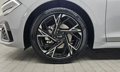 Kia K5 2025, 4794 км, за 18905.08 USD