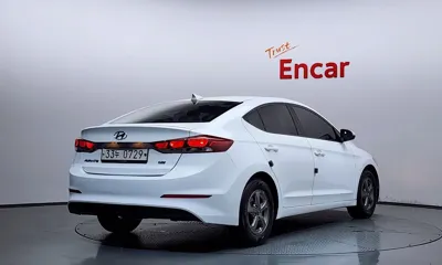 Hyundai Avante 2017, 107999 км, за 5726.39 USD