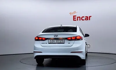 Hyundai Avante 2017, 107999 км, за 5726.39 USD