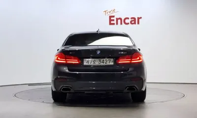 BMW 5-Series 2018, 82660 км, за 15042.03 USD