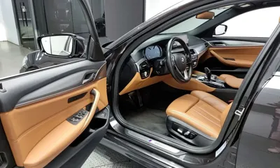 BMW 5-Series 2018, 82660 км, за 15042.03 USD - фото 11