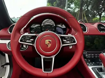Porsche 718 2018, 40000 км, за 33254.21 USD