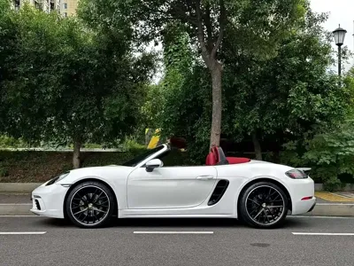 Porsche 718 2018, 40000 км, за 33254.21 USD