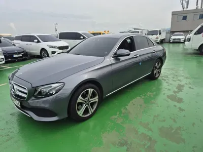 Mercedes-Benz E-Class · 2017 год