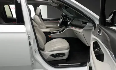 Jeep Cherokee 2021, 79131 км, за 23790.34 USD - фото 11