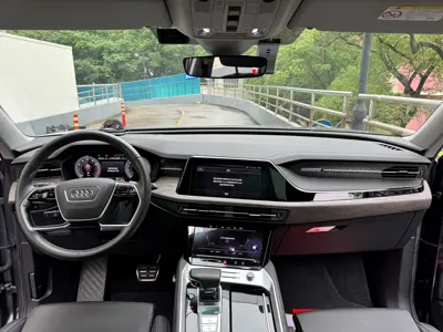 Audi Q6 2023, 49000 км, за 32341.93 USD