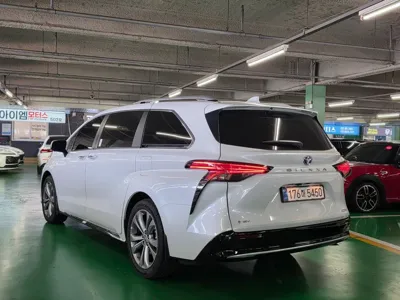 Toyota Sienna 2025, 9209 км, за 40101.09 USD