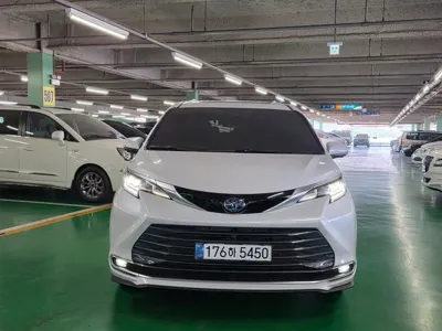Toyota Sienna 2025, 9209 км, за 40101.09 USD