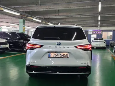 Toyota Sienna 2025, 9209 км, за 40101.09 USD