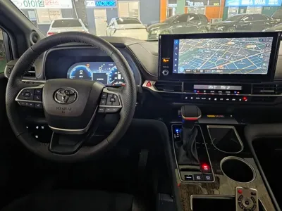 Toyota Sienna 2025, 9209 км, за 40101.09 USD - фото 16