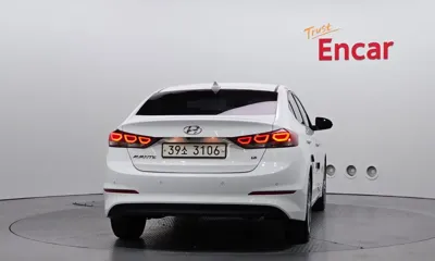 Hyundai Avante 2018, 77812 км, за 8143.33 USD