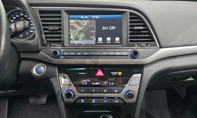 Hyundai Avante 2018, 77812 км, за 8143.33 USD - фото 12